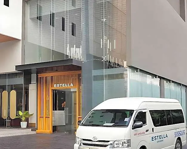 ホテル Estella Ekkamai 4*