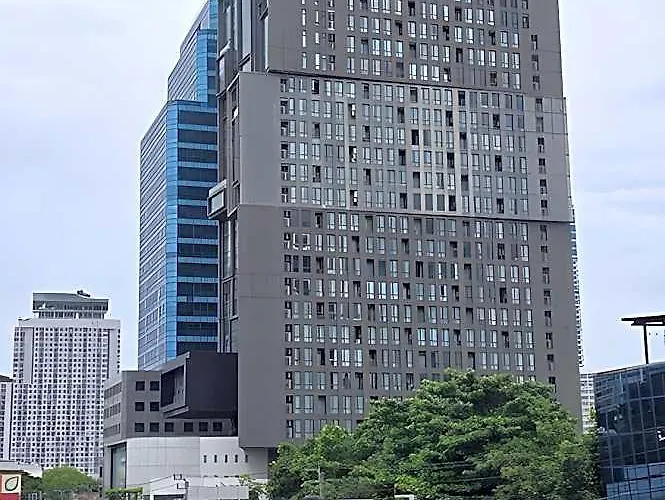 Estella Ekkamai ホテル 4*